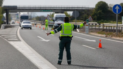Controles de la Guardia Civil en Granada durante el puente de Semana Santa