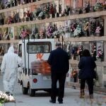 Entierro en el cementerio del Cabañal EFE/Kai Försterling