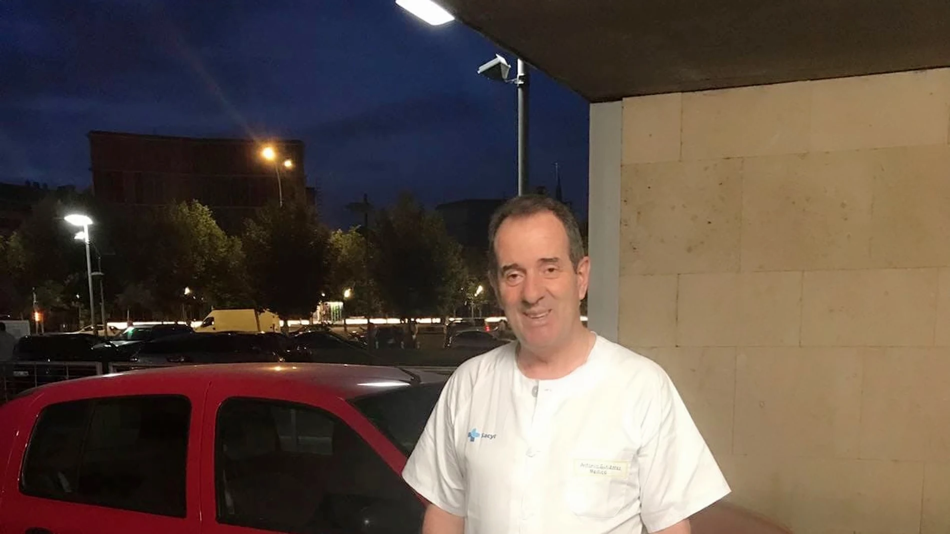 Antonio Gutiérrez, coordinador del ambulatorio más grande de Castilla y León, el de Eras de Renueva, falleció por coronavirus el 2 de abril convirtiéndose en el primer médico que muere por esta enfermedad en León