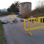 El Ayuntamiento de Xeraco trató de impedir el acceso a la playa con estas barreras