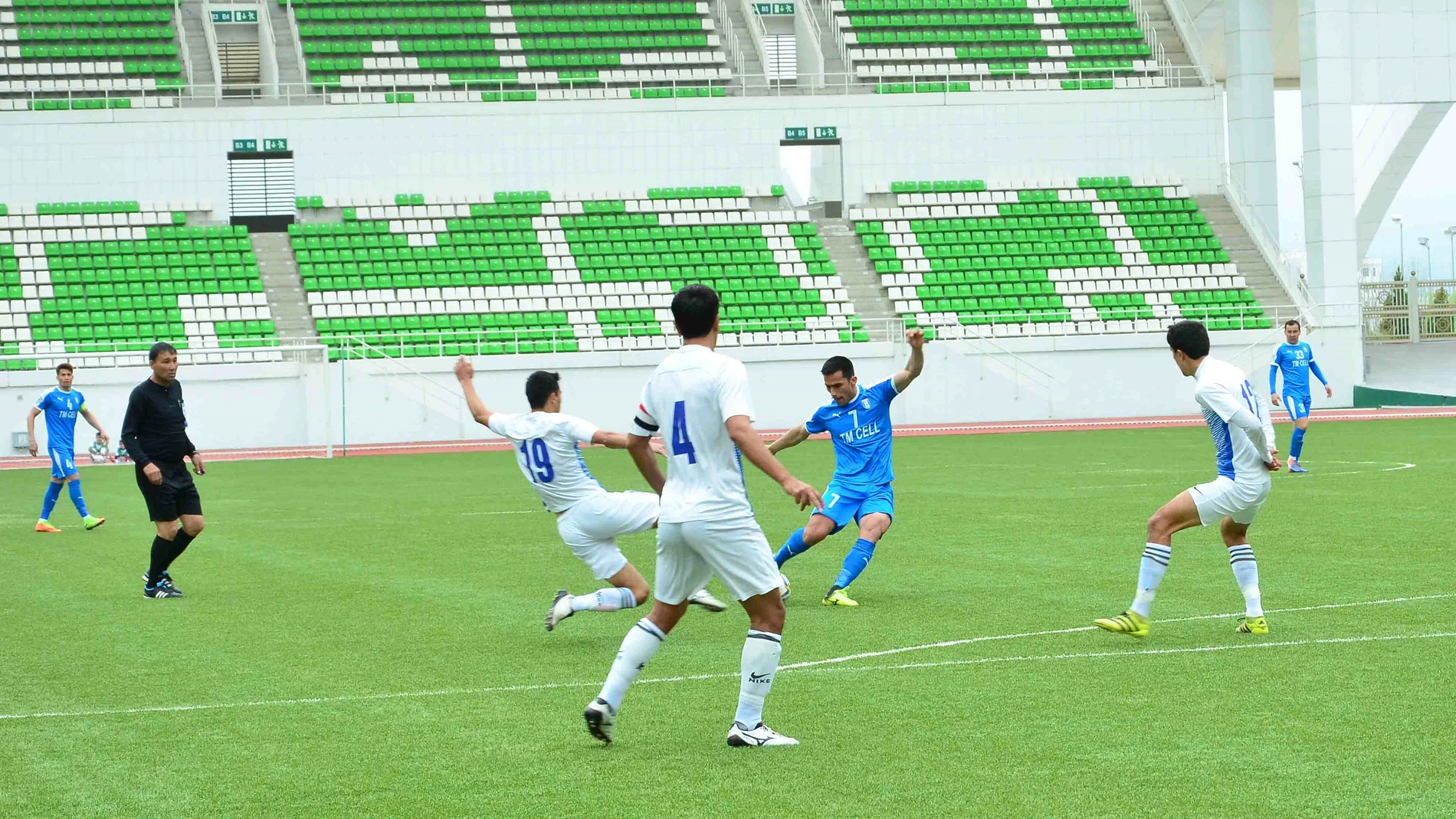 Un partido de fútbol de la Liga de Turkmenistán