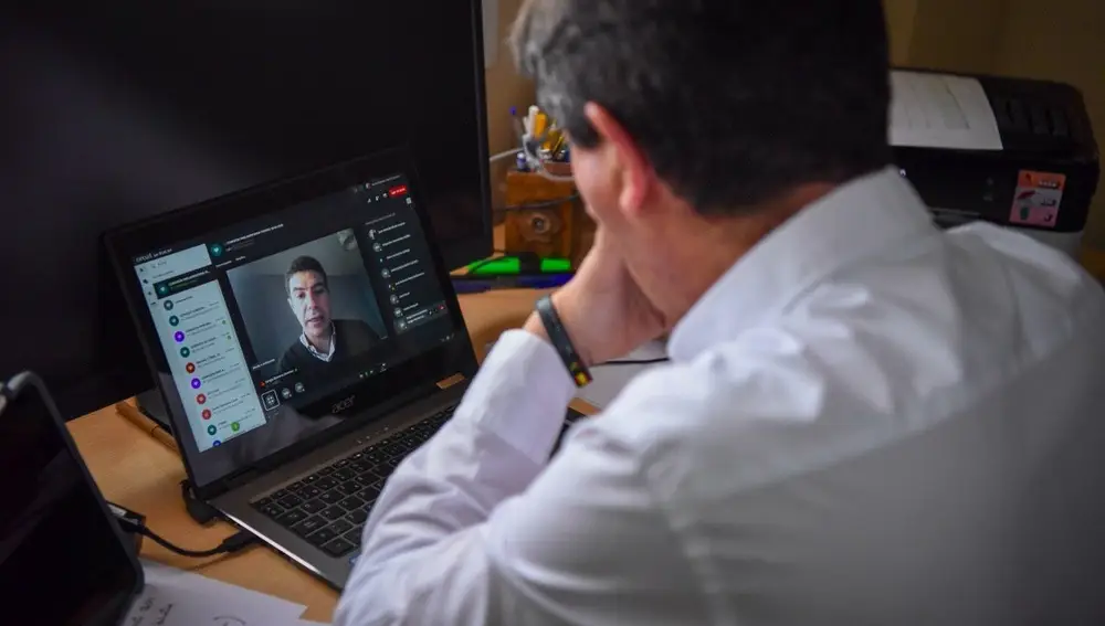 El vicepresidente de la Junta, Juan Marín, participa en la reunión semanal por videoconferencia del Comité de Seguimiento de la Crisis Sanitaria del coronavirus Covid-19