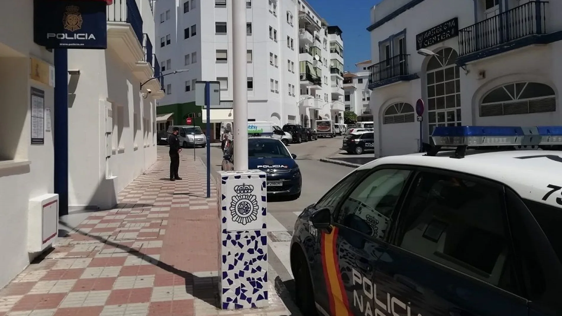 Vista de la comisaría de la Policía Nacional de Estepona, en Málaga