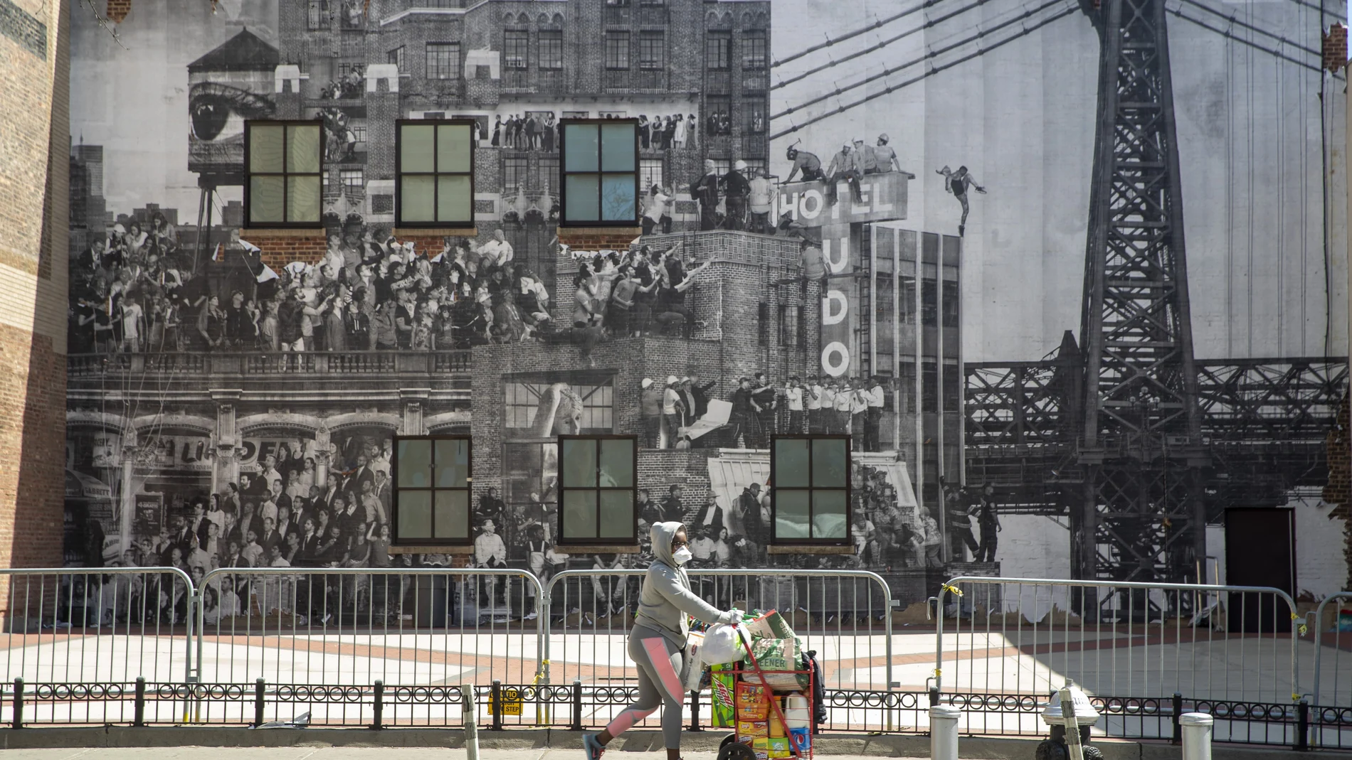 Entre el miércoles y el viernes, la ciudad de Nueva York ha salido a 800 muertos diarios: son ya 5.820. Un 11-S cada dos o tres días»