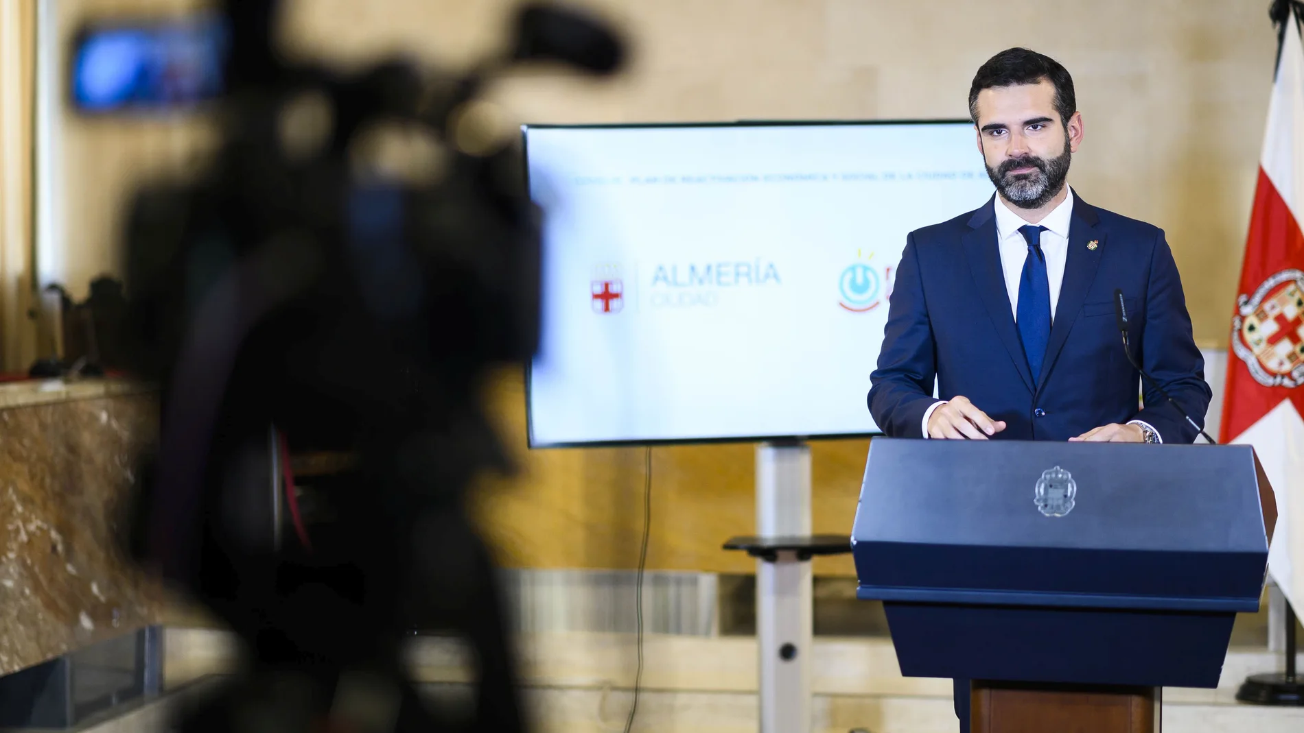 En la imagen, el alcalde de Almería, Ramón Fernández-Pacheco