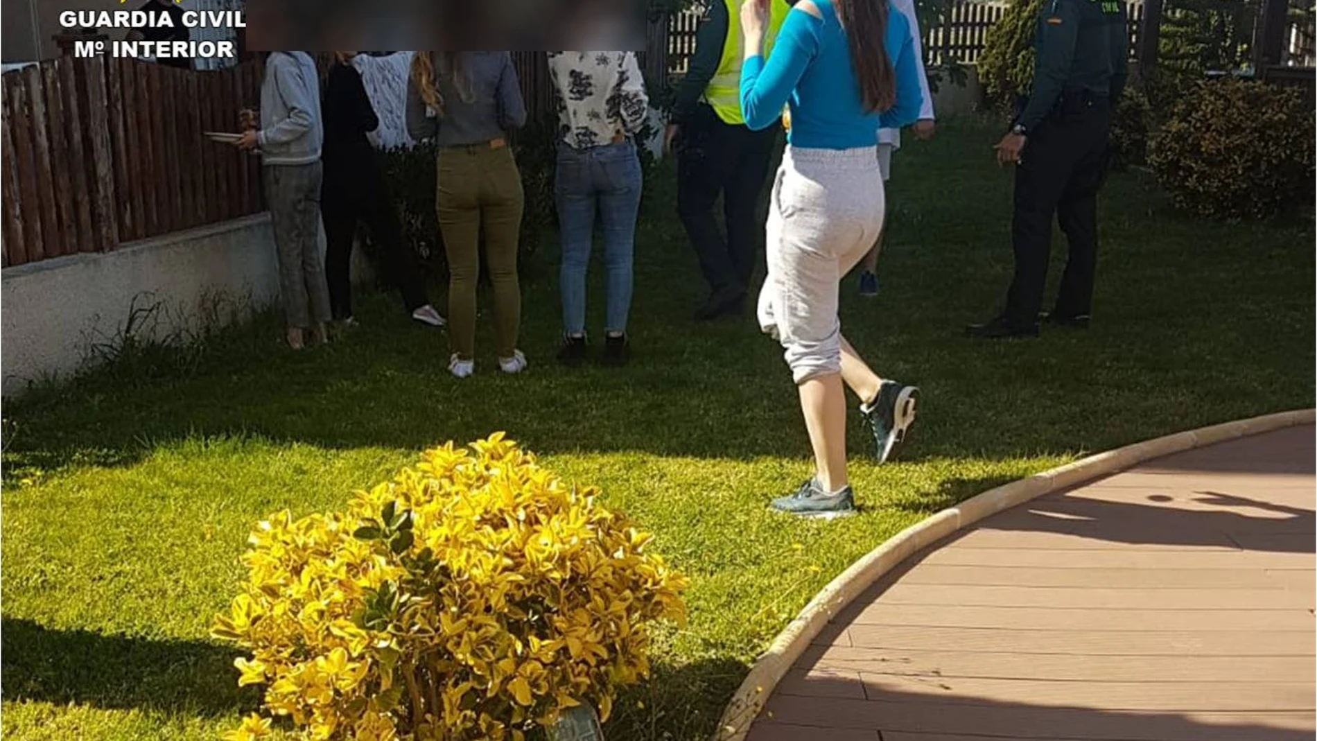 Coronavirus.- Denunciados siete jóvenes que celebraban una barbacoa en las zonas comunes de una urbanización de Alicante
