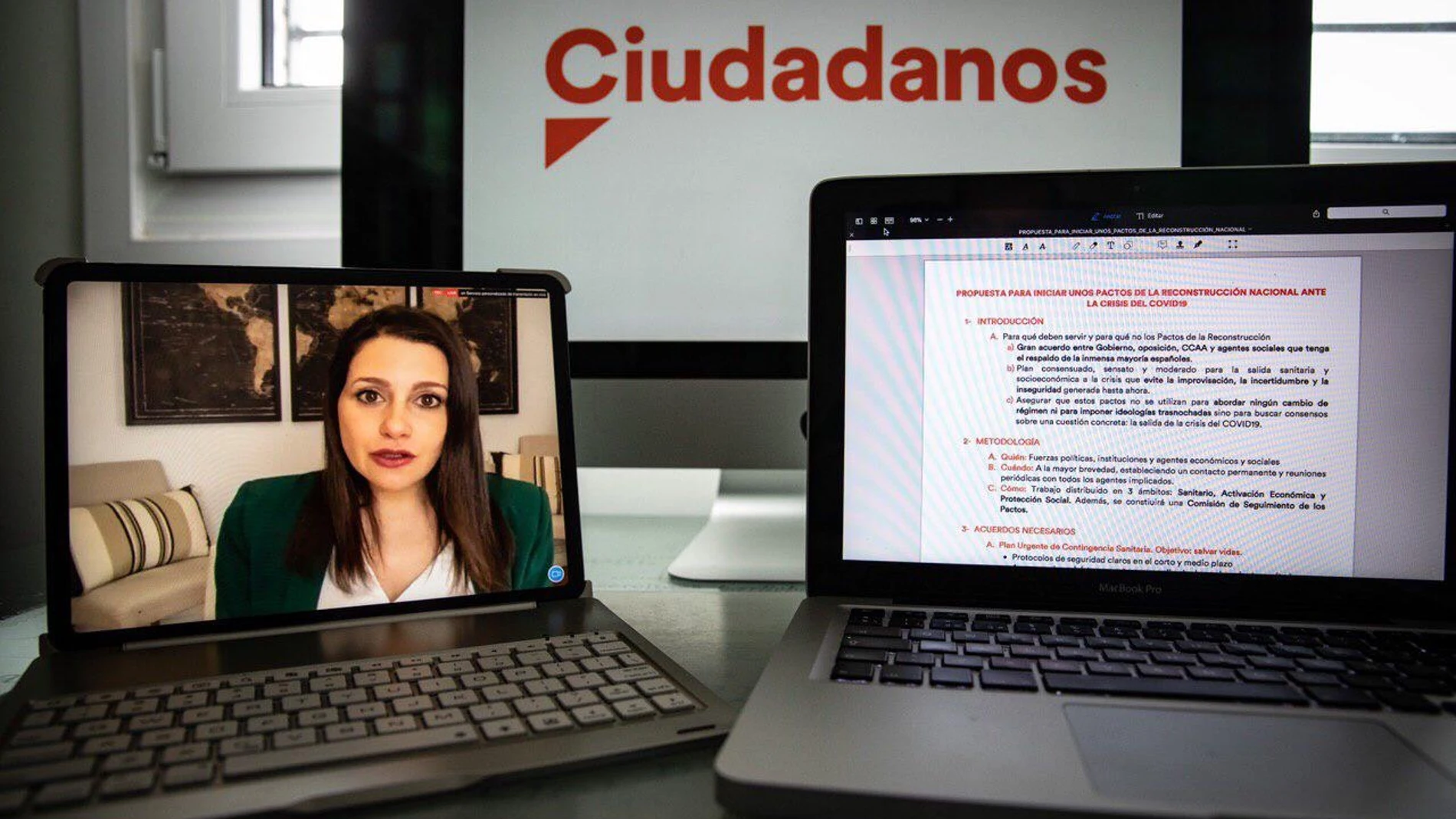 Inés Arrimadas durante la rueda de prensa telemática anunciado el documento enviado al Ejecutivo