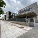 Fachada de la residencia de ancianos Adolfo Suárez de Madrid, a la que efectivos del Samur y Policía Municipal han accedido hoy para revisar las instalaciones