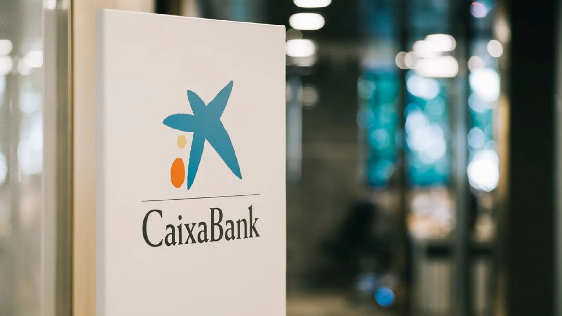 Una imagen de una de las oficinas de CaixaBank