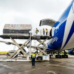 Un nuevo Boeing 747 Jumbo procedente de China, con un cargamento de 79 toneladas de material sanitario