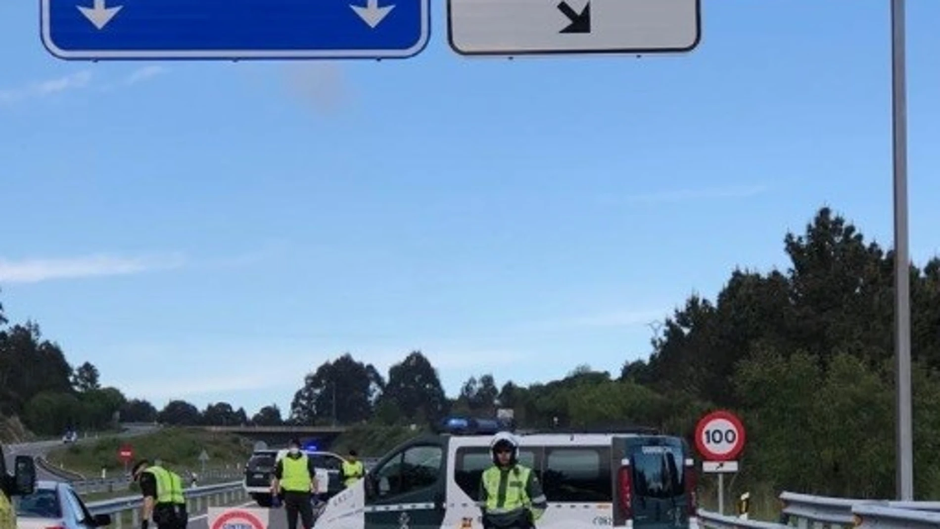 Coronavirus.- Interceptado un conductor ebrio que incumplía el confinamiento en A Cañiza y dos sin carné en Lalín
