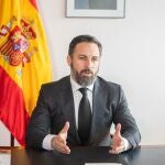 Abascal durante el vídeo comunicado con los motivos de su portazo a Sánchez