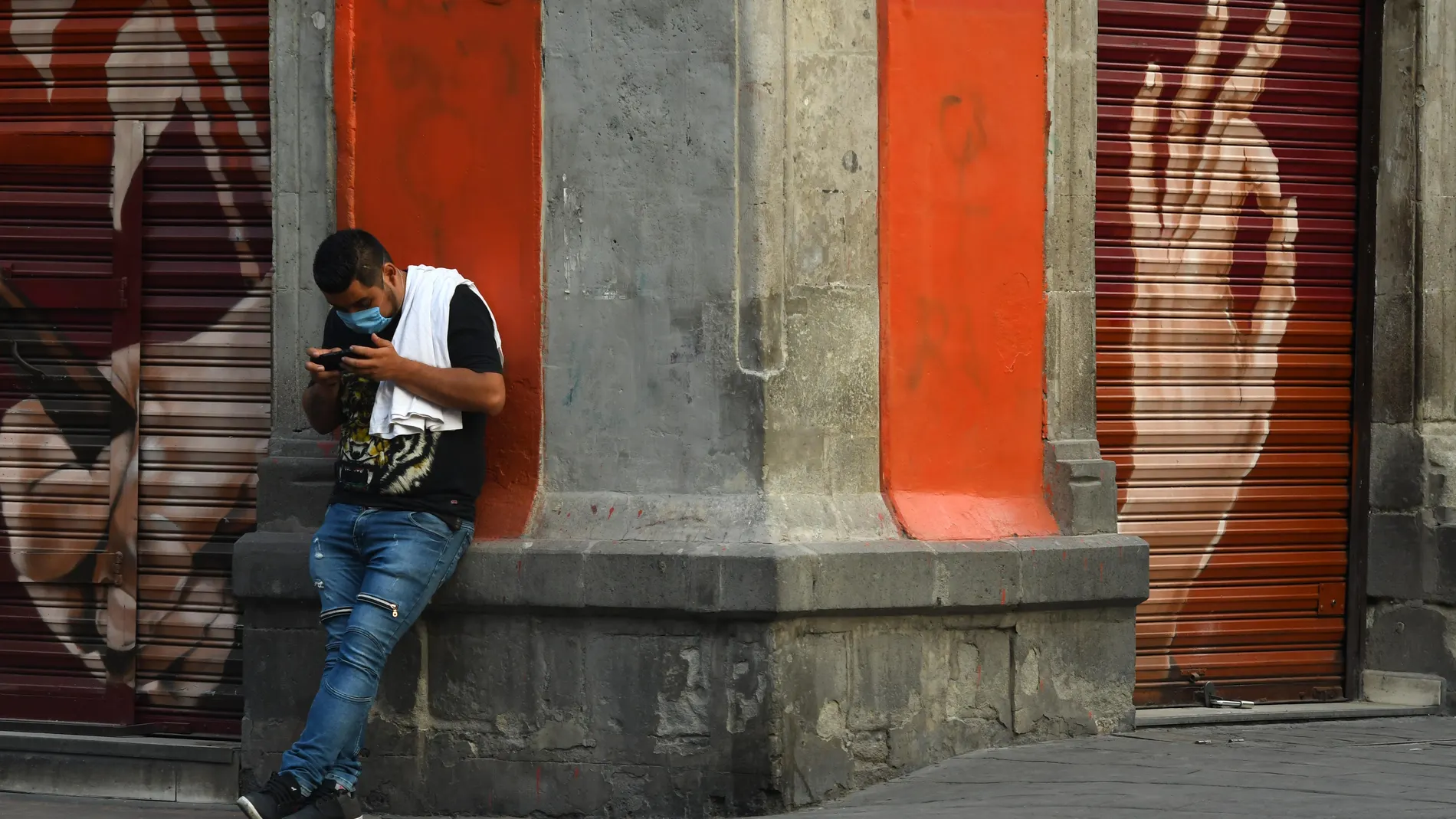 México amplía un mes más distanciamiento social para evitar colapso sanitario