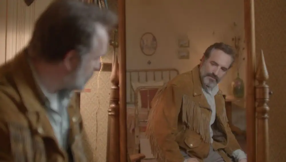 Jean Dujardin protagoniza "La chaqueta de un ciervo"