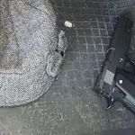 Pistola automática simulada con la que una mujer en Moratalaz, Madrid, robó un coche a punta de pistola