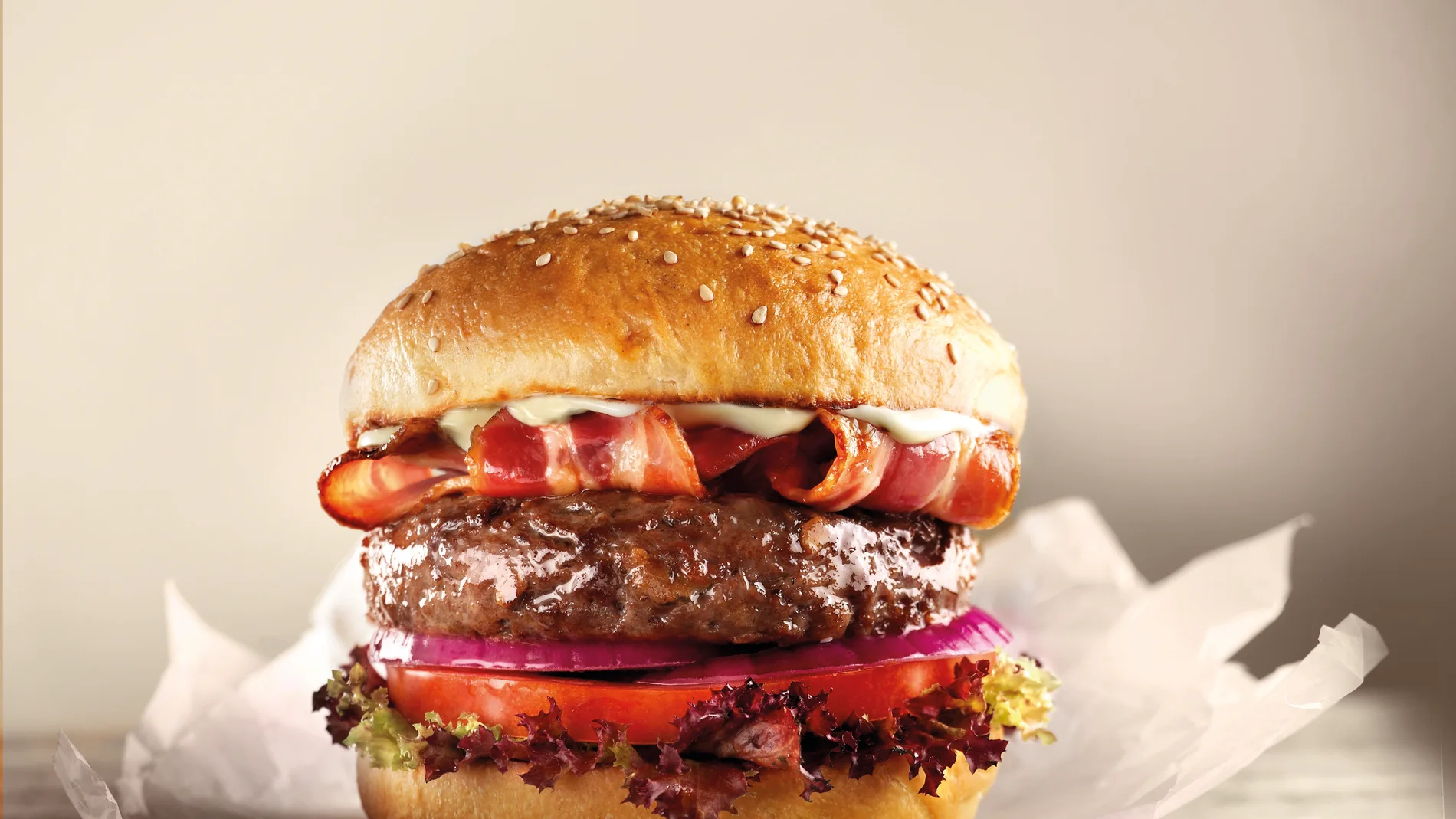 Hamburguesa de Raza Nostra, perfecta para hacer durante estos días de cuarentena