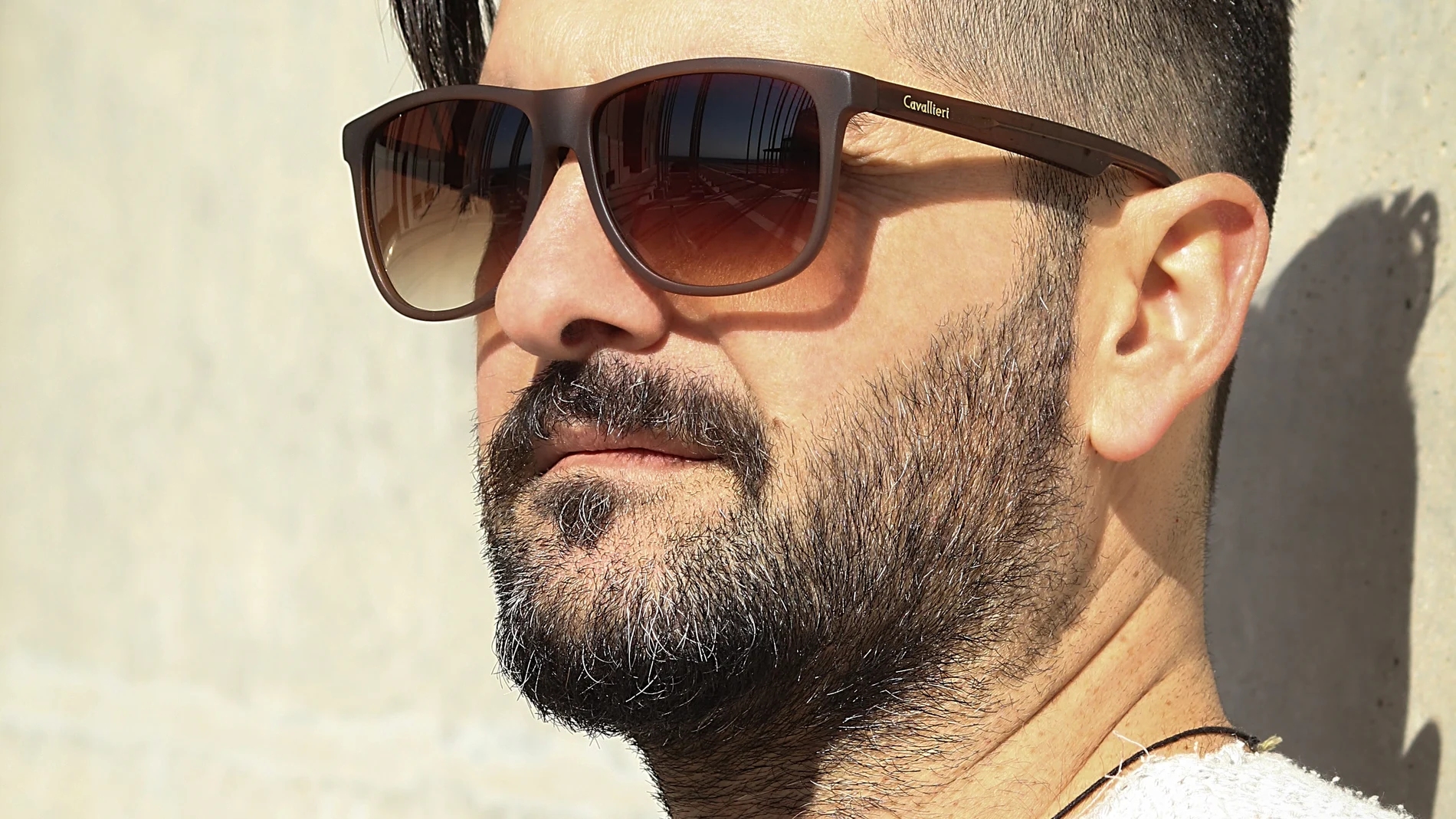 Cuida tu barba sin salir de casa con los consejos de los expertos.