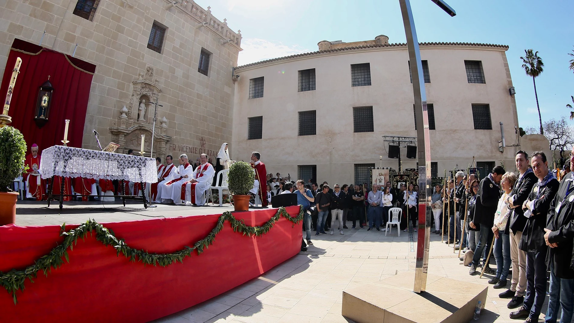 Alicante.- Mazón insta al Gobierno a "reconsiderar la prohibición" y permitir la salida de la reliquia de la Santa Faz
