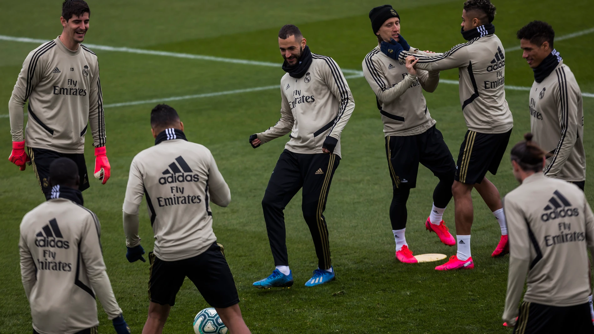 Esta imagen va a tardar tiempo en volver a verse en los entrenamientos de los equipos de laLiga