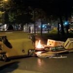 Jóvenes colocaron barricadas contra la Policía en las calles del suburbio parisino de Villeneuve-la-Garenne