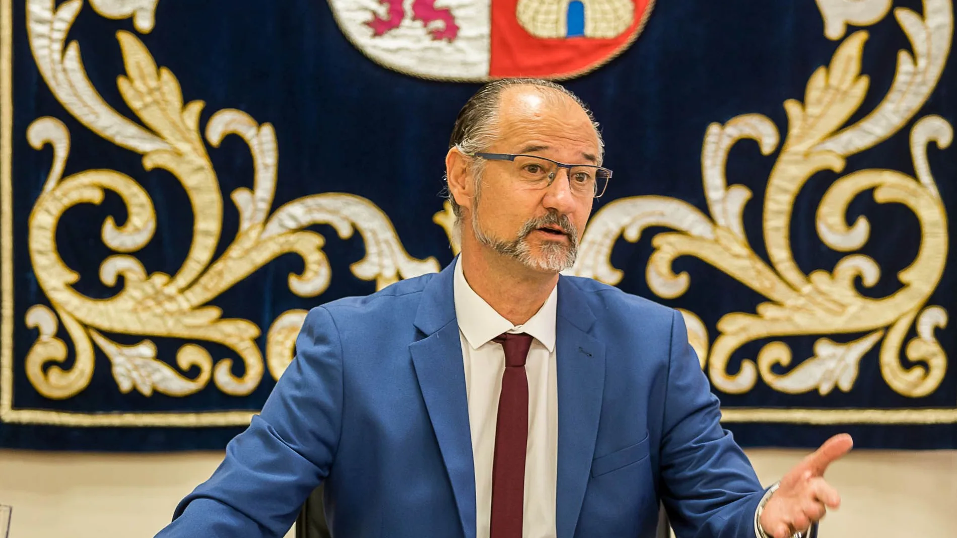 El presidente de las Cortes de Castilla y León, Luis Fuentes
