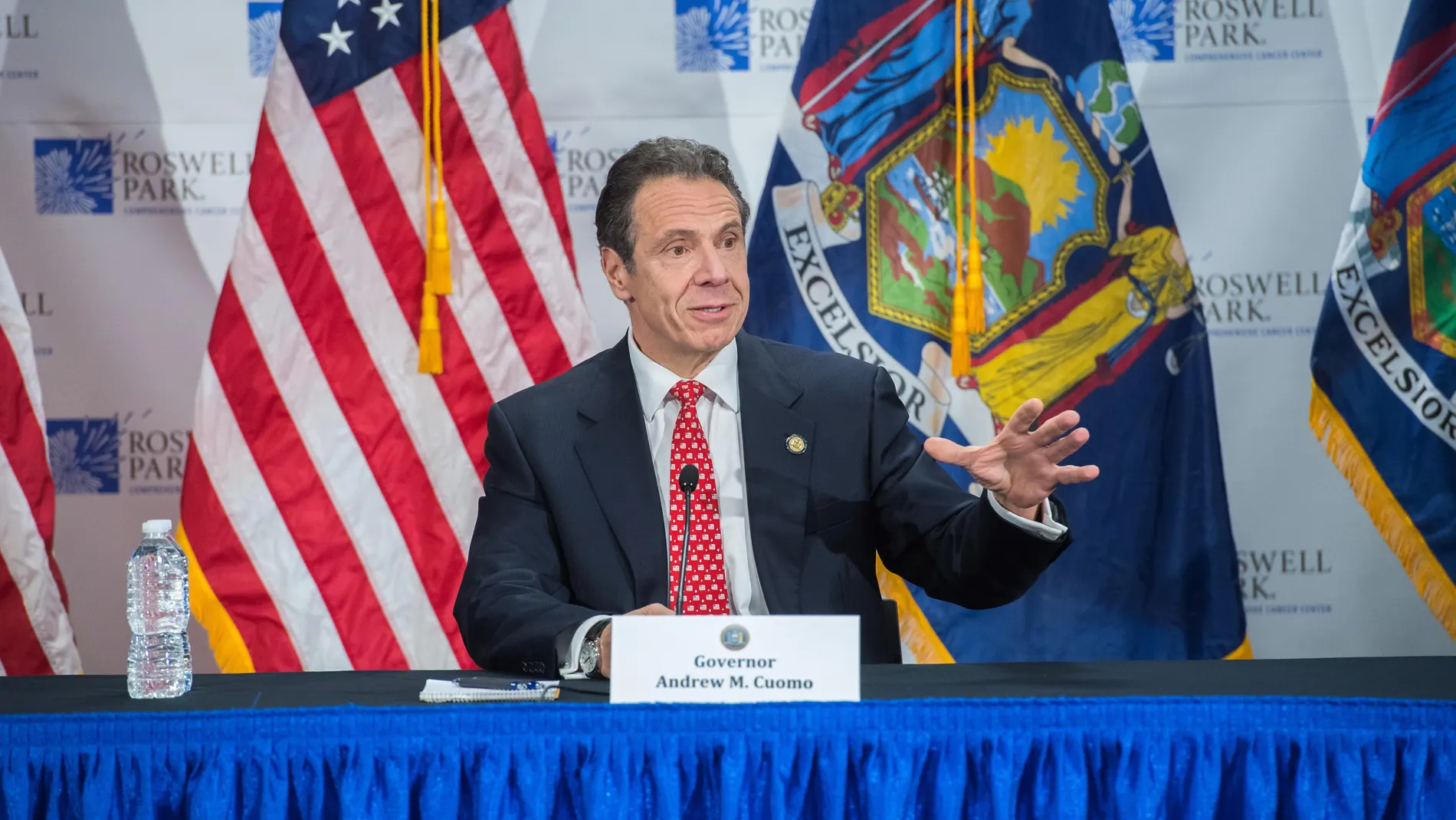 Cuomo se verá con Trump tras leve repunte en Nueva York de muertes por virus
