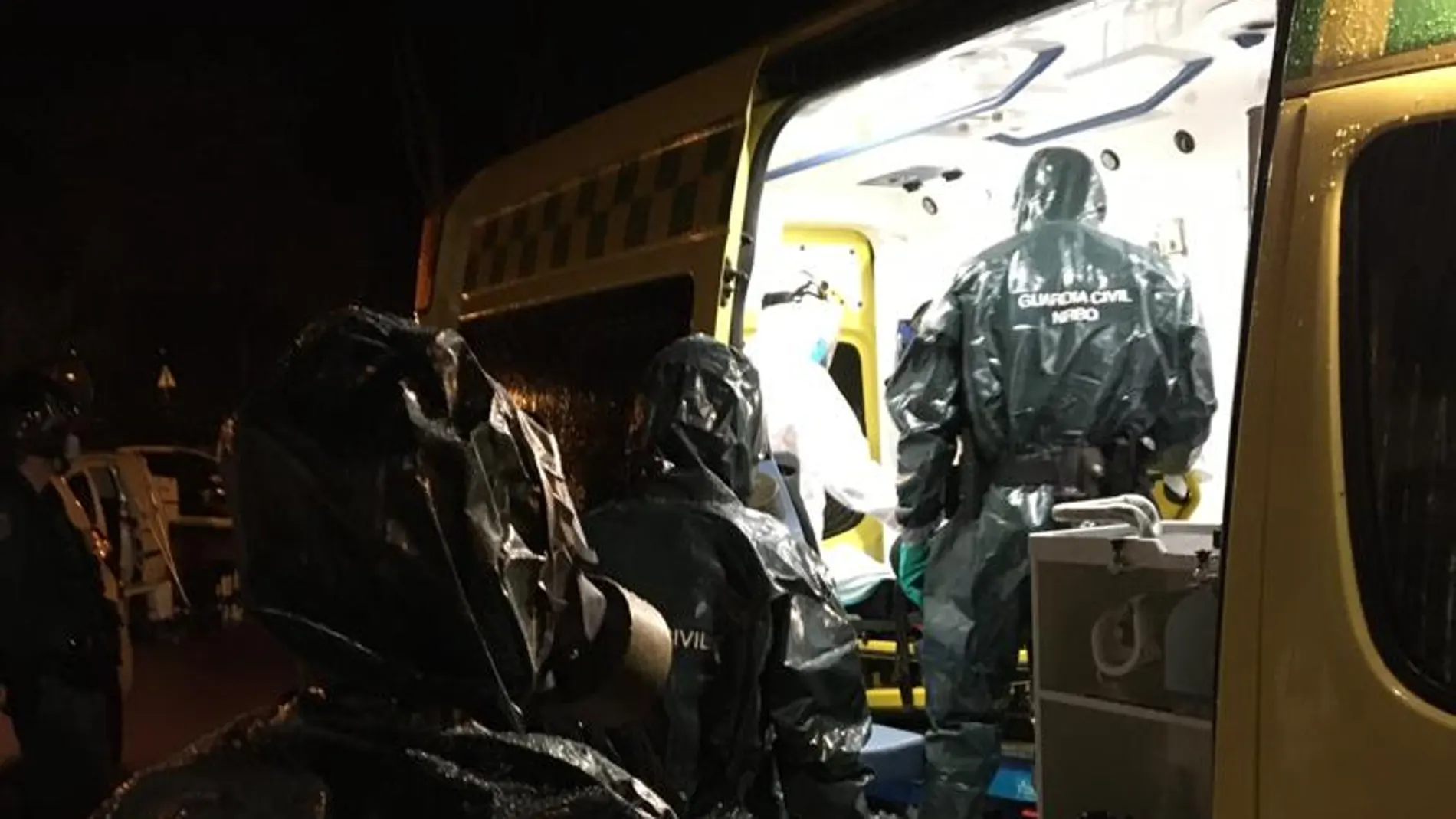 La Guardia Civil traslada al paciente con coronavirus