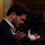 El portavoz de ERC, Gabriel Rufián, durante su intervención en el pleno del Congreso este miércoles en el que el jefe del ejecutivo expone los resultados de los últimos consejos europeos y los motivos por los que solicita una nueva prórroga del estado de alarma. En Madrid, (España), a 22 de abril de 2020.22 ABRIL 2020;PEDRO SÁNCHEZ;CORONAVIRUS;COVID-19;PLENO;DIPUTADOSPool22/04/2020