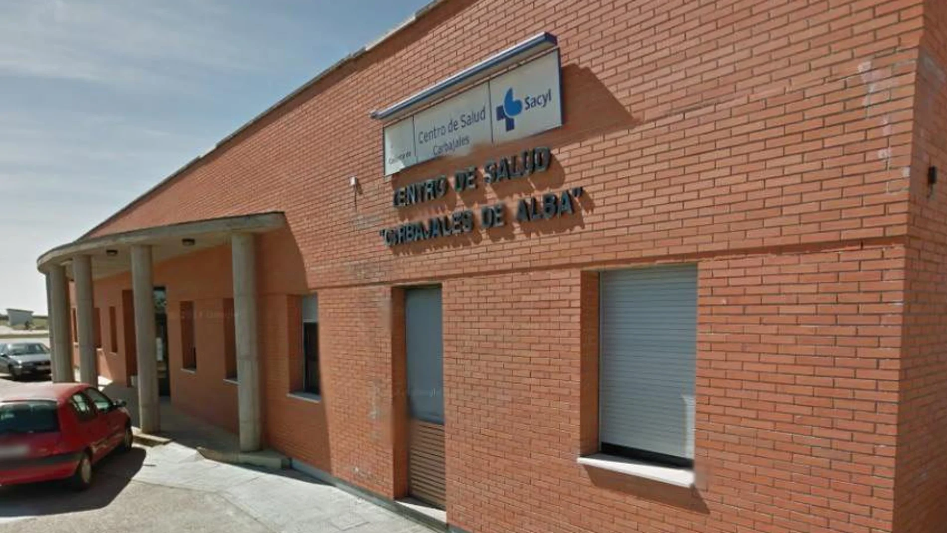 Entrada al Centro de Salud de Carbajales de Alba, en la provincia de Zamora, una de las áreas de salud que no ha registrado ningún contagio en los últimos catorce días