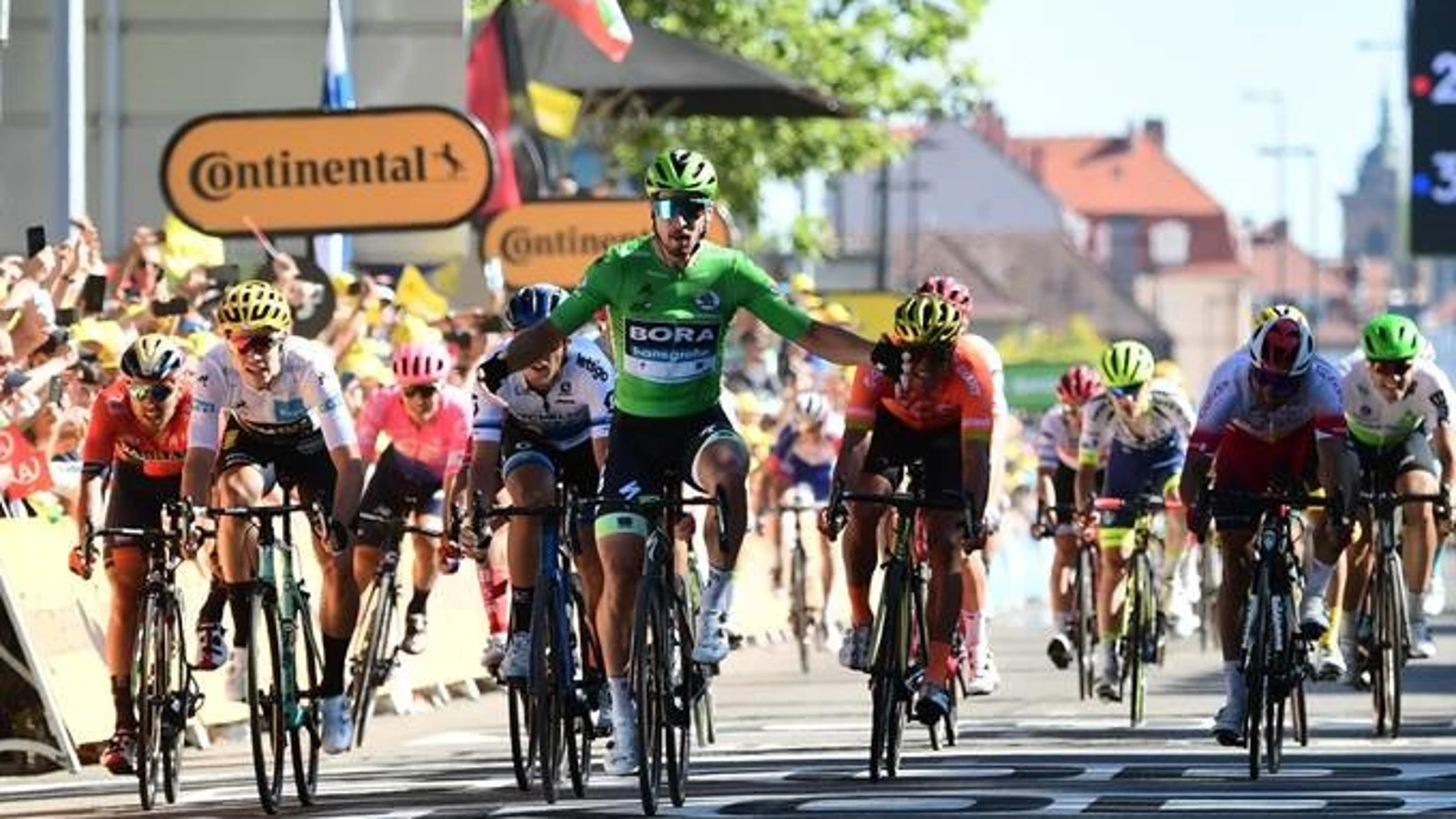 Ciclismo/Tour.- La ministra de deportes francesa dice que "si el Tour no se celebra no será el fin del mundo"