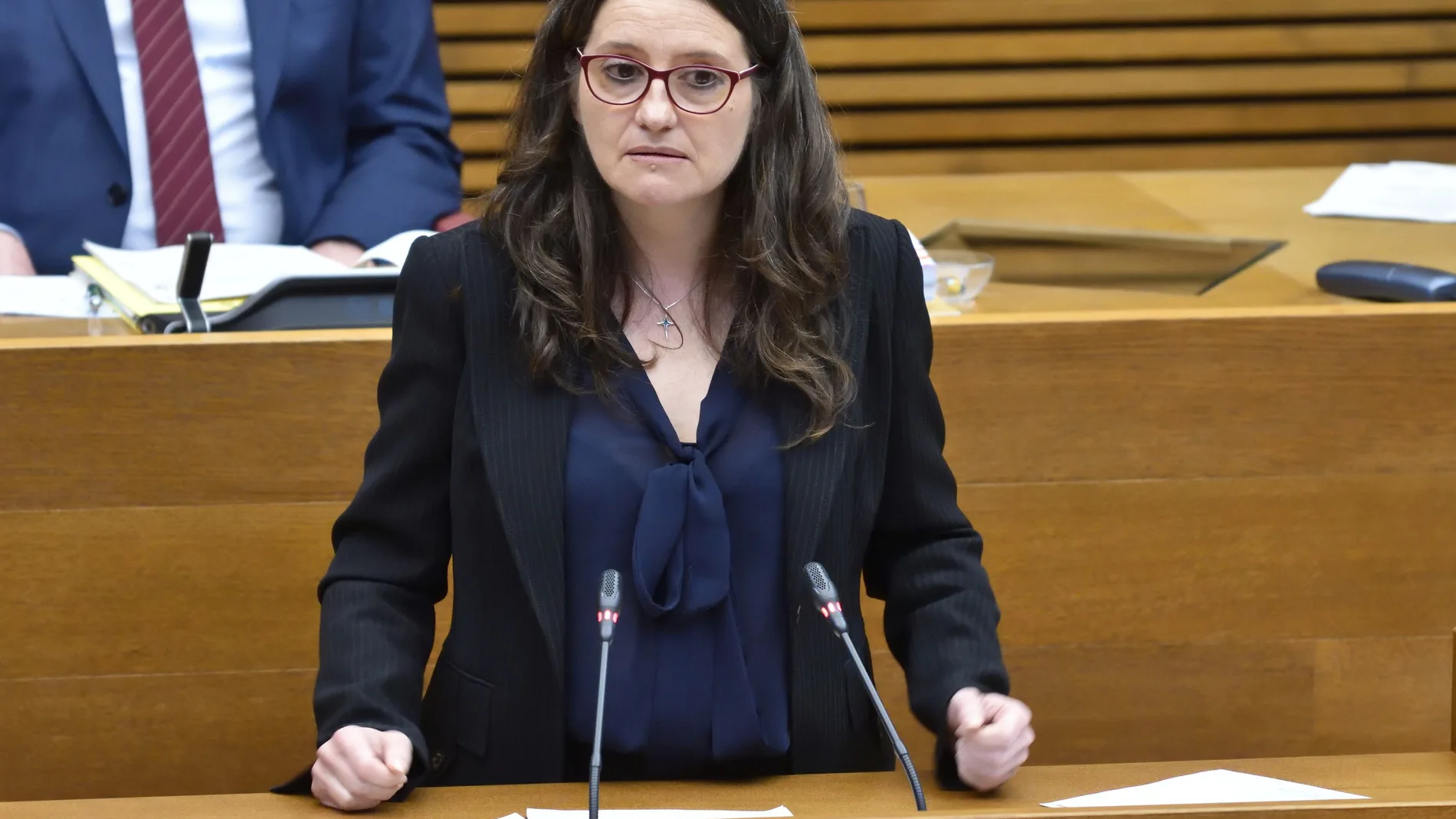 La vicepresidenta Oltra interviene en Les Corts