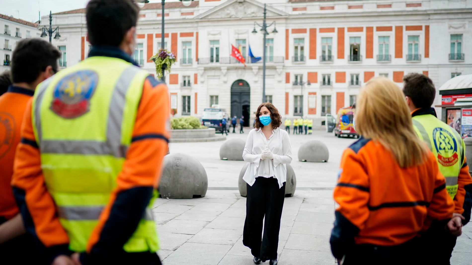 Minuto de silencio en la Puerta del Sol por las víctimas del Covid-19