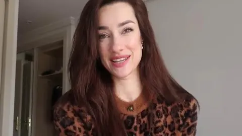 Adara Molinero en su canal '¡Madre mía'
