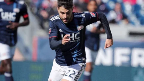 Carles Gil con los New England Revolution.
