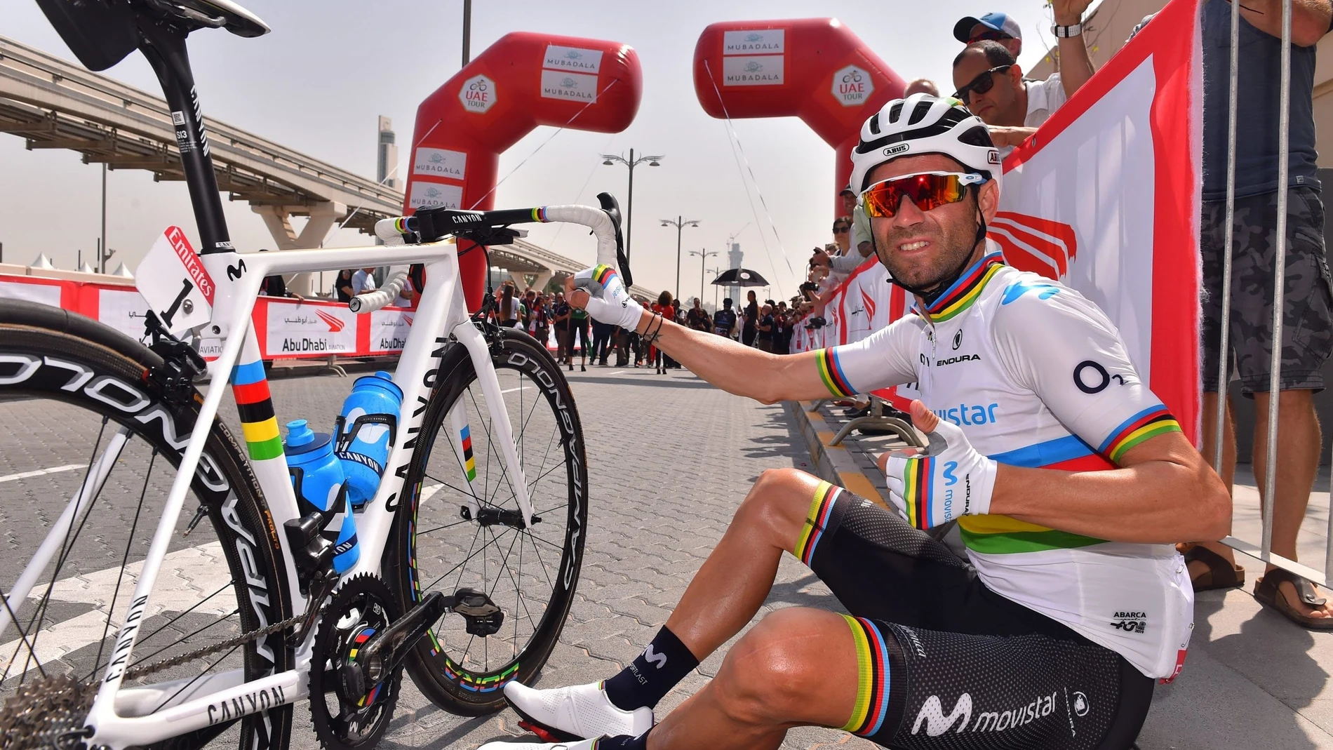 Ciclismo.- El Movistar Team se une a la campaña #CruzRojaResponde y sortea la bicicleta de 2019 de Alejandro Valverde