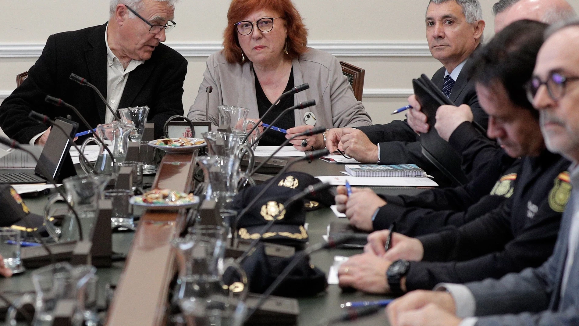 GRAFCVA2361. VALENCIA, 26/02/2020.- El alcalde de València, Joan Ribó, y la delegada del Gobierno en la Comunitat Valenciana, Gloria Calero, y el subdelegado Rodríguez Cachorro (a la izquierda de Calero) presiden la reunión de la Junta Local de Seguridad con motivo de las Fallas, en una imagen de archivo