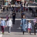 Los menores de 14 años salen a la calle tras 43 días de confinamiento