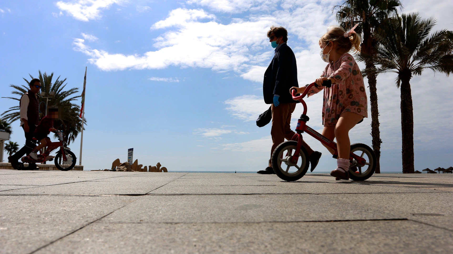 Los menores de 14 años salen a las playas de Málaga