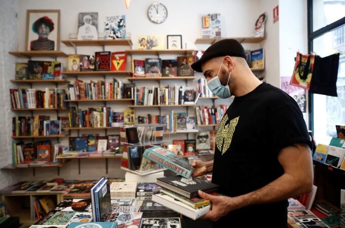 La librería Molar Discos & Libros, en el madrileño barrio de La Latina, ha puesto en marcha un plan de abonos para que los clientes puedan comprar