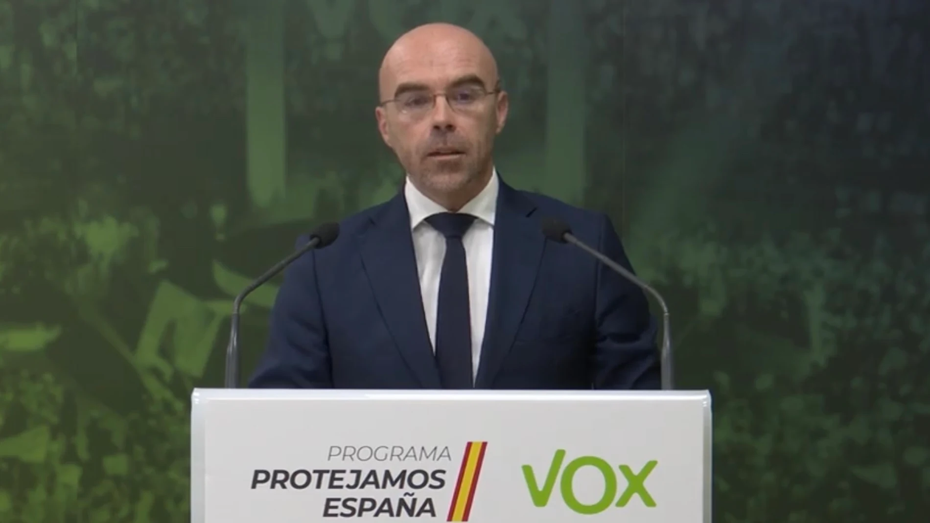 Jorge Buxadé en la sede del partido en  rueda de prensa telemática