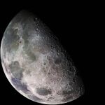 Imagen de la Luna obtenida a partir de la superposición de 18 fotografías tomadas por la sonda Galileo durante su camino hacia Júpiter