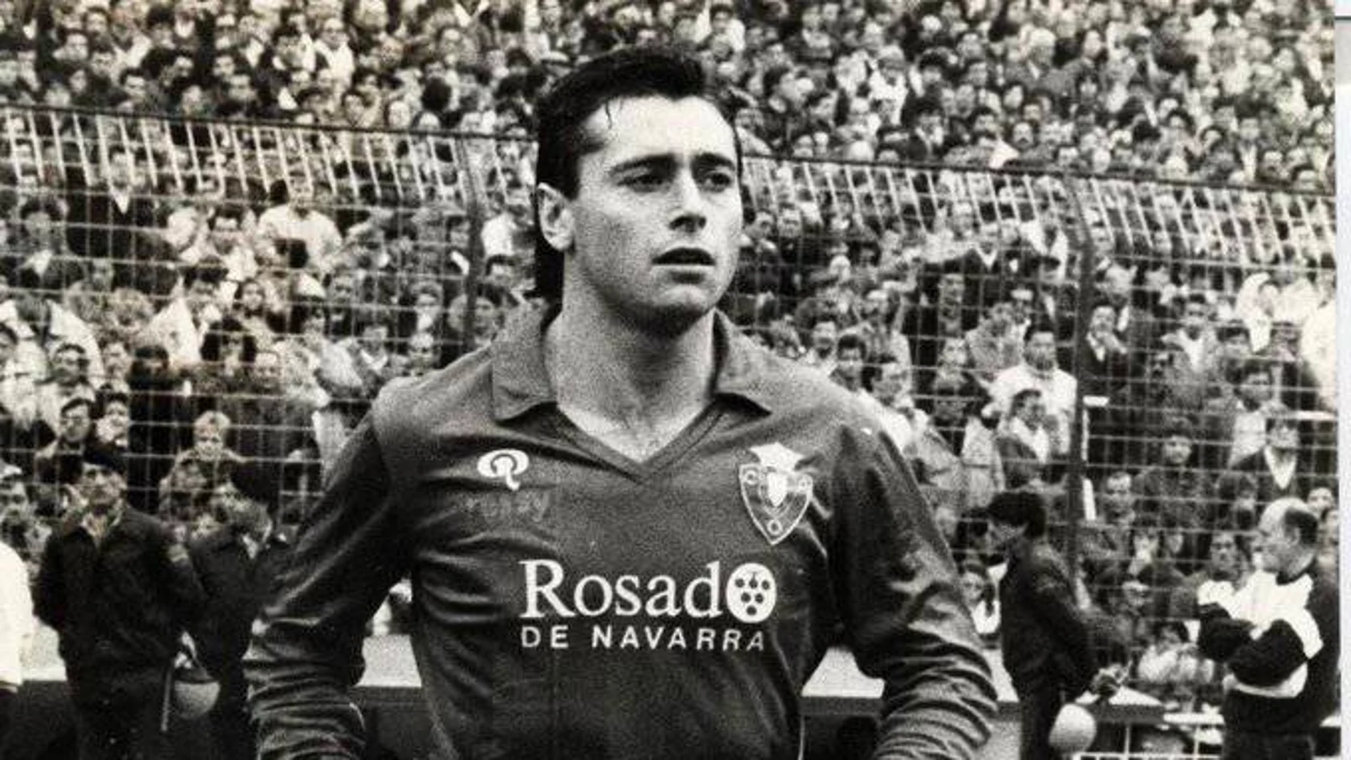 Michael Robinson, con la camiseta de Osasuna