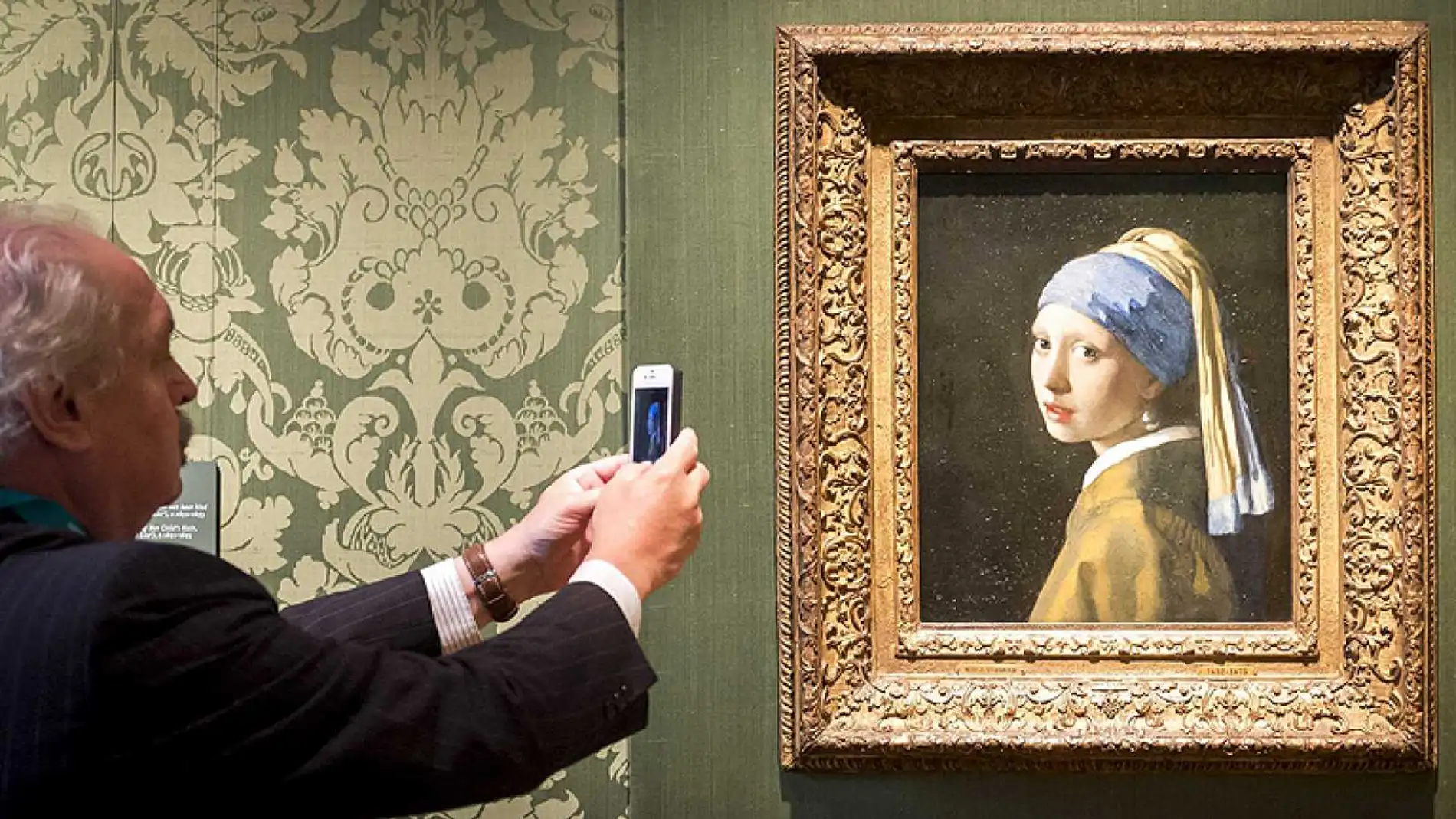"La joven de la perla" también es conocida como "La Mona Lisa del Norte", un lienzo que aún deja varias incógnitas en el aire