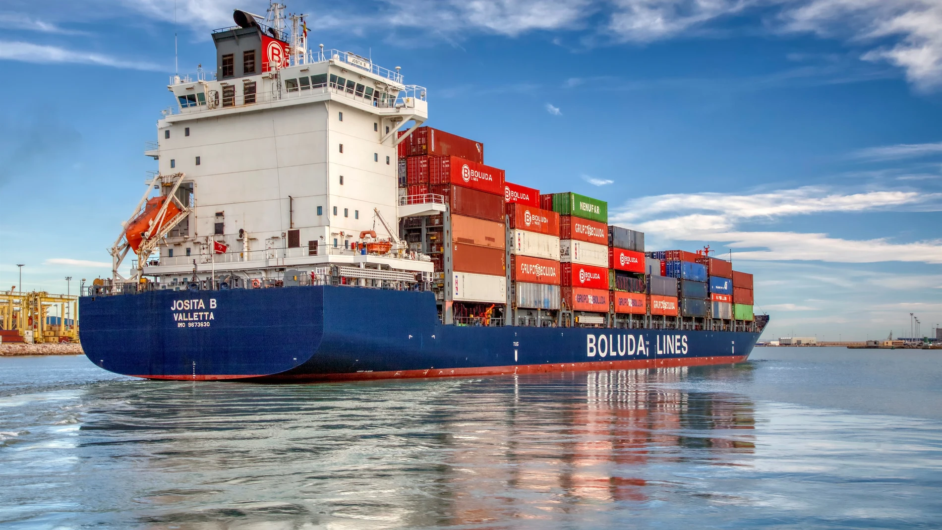 Boluda transporta 300.000 toneladas de alimentos, medicamentos y material sanitario a Canarias en el estado de alarma