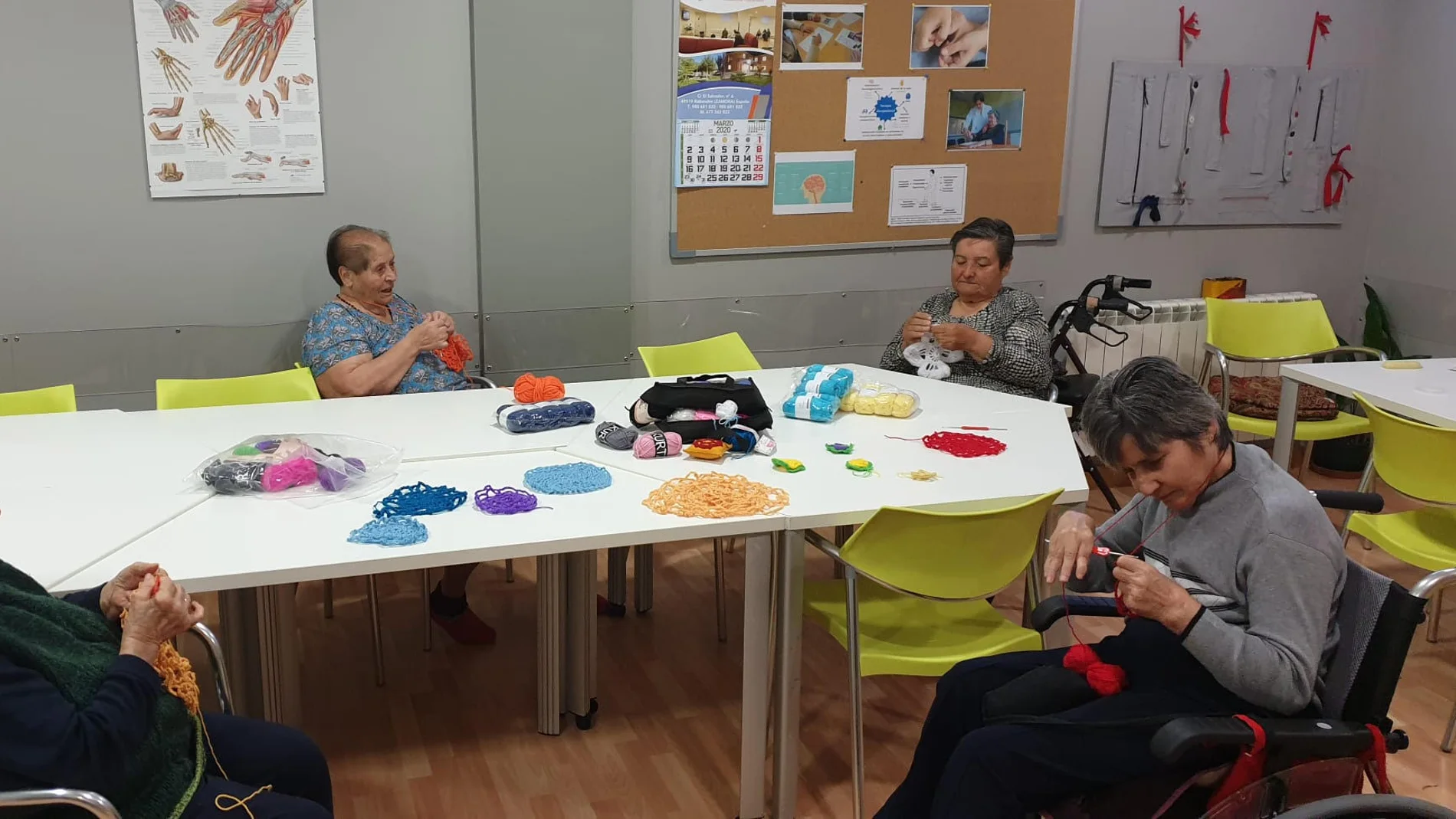 El Ayuntamiento de Rabanales (Zamora) y la Residencia de la Tercera Edad San Salvador ponen en marcha el proyecto "Ganchillo en época de coronavirus"