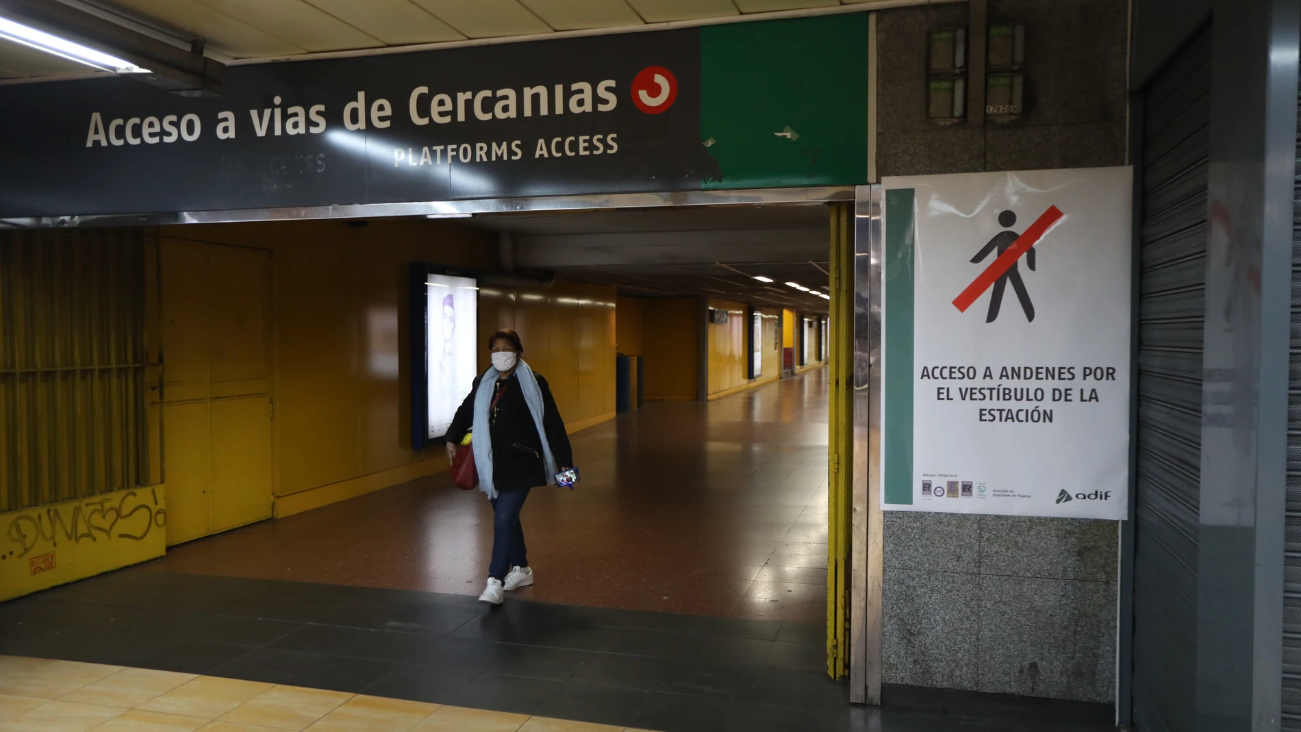 Adif implementa hoy nuevos itinerarios para el movimiento de viajeros en la estación de Chamartín (Madrid)