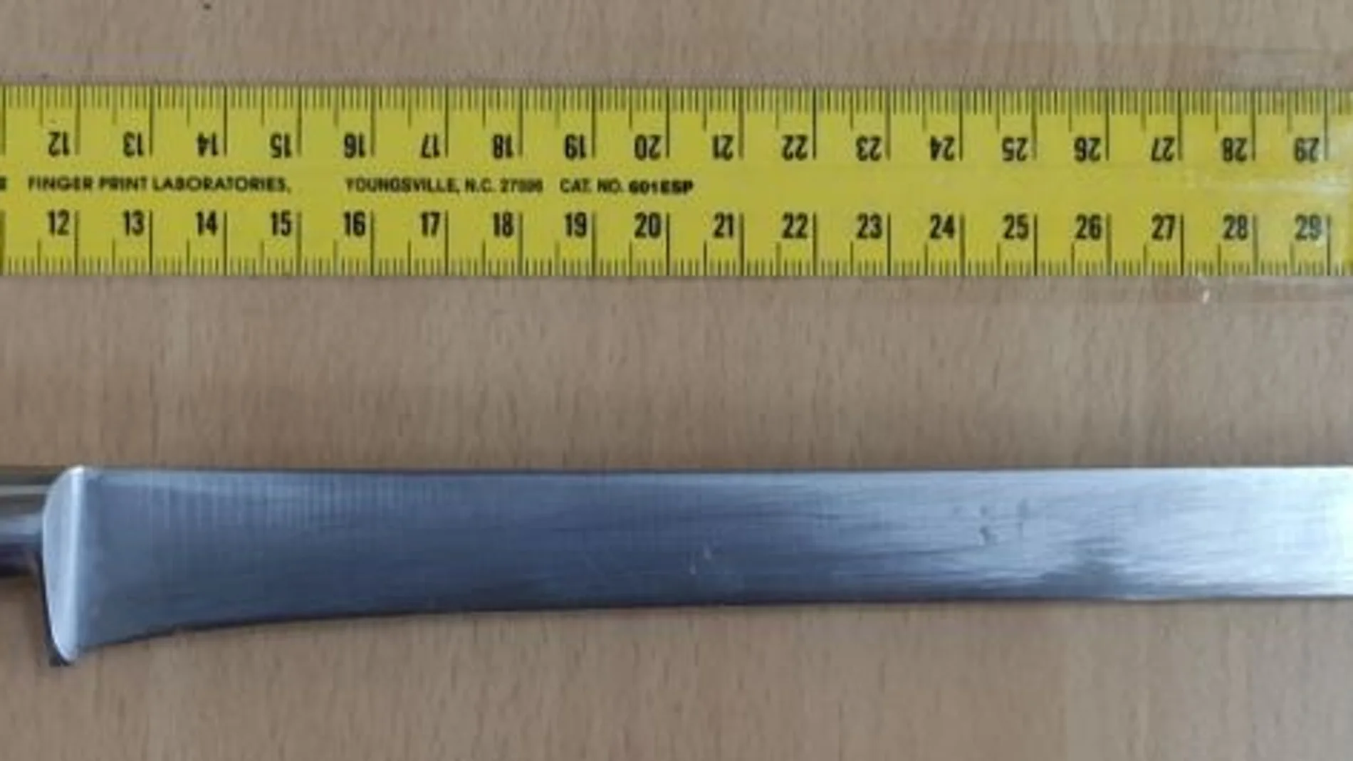 Los agentes hallaron en el registro de su casa los cuchillos utilizados en el atraco anterior