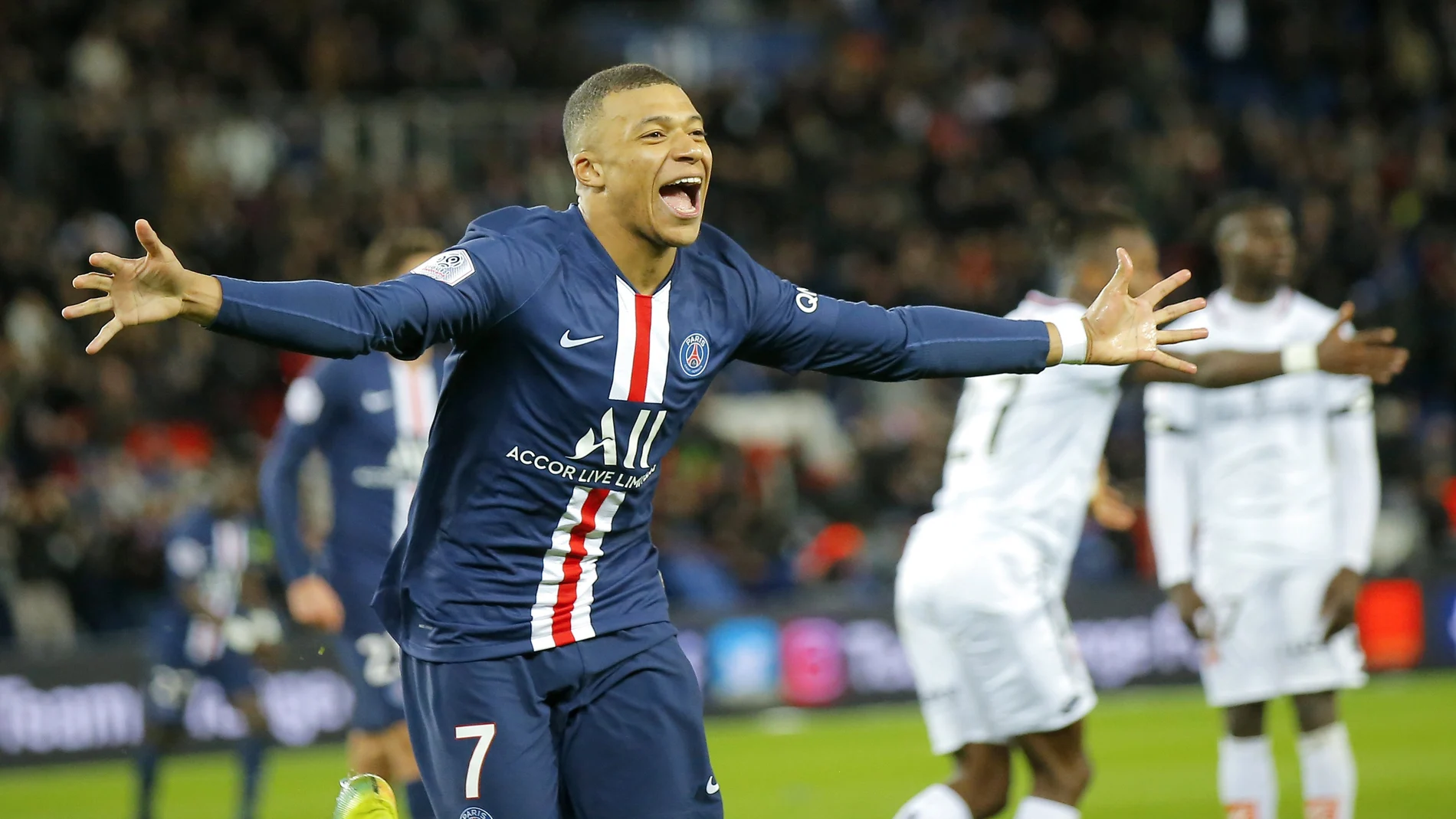 Kylian Mbappé celebra un gol con el Paris Saint Germain