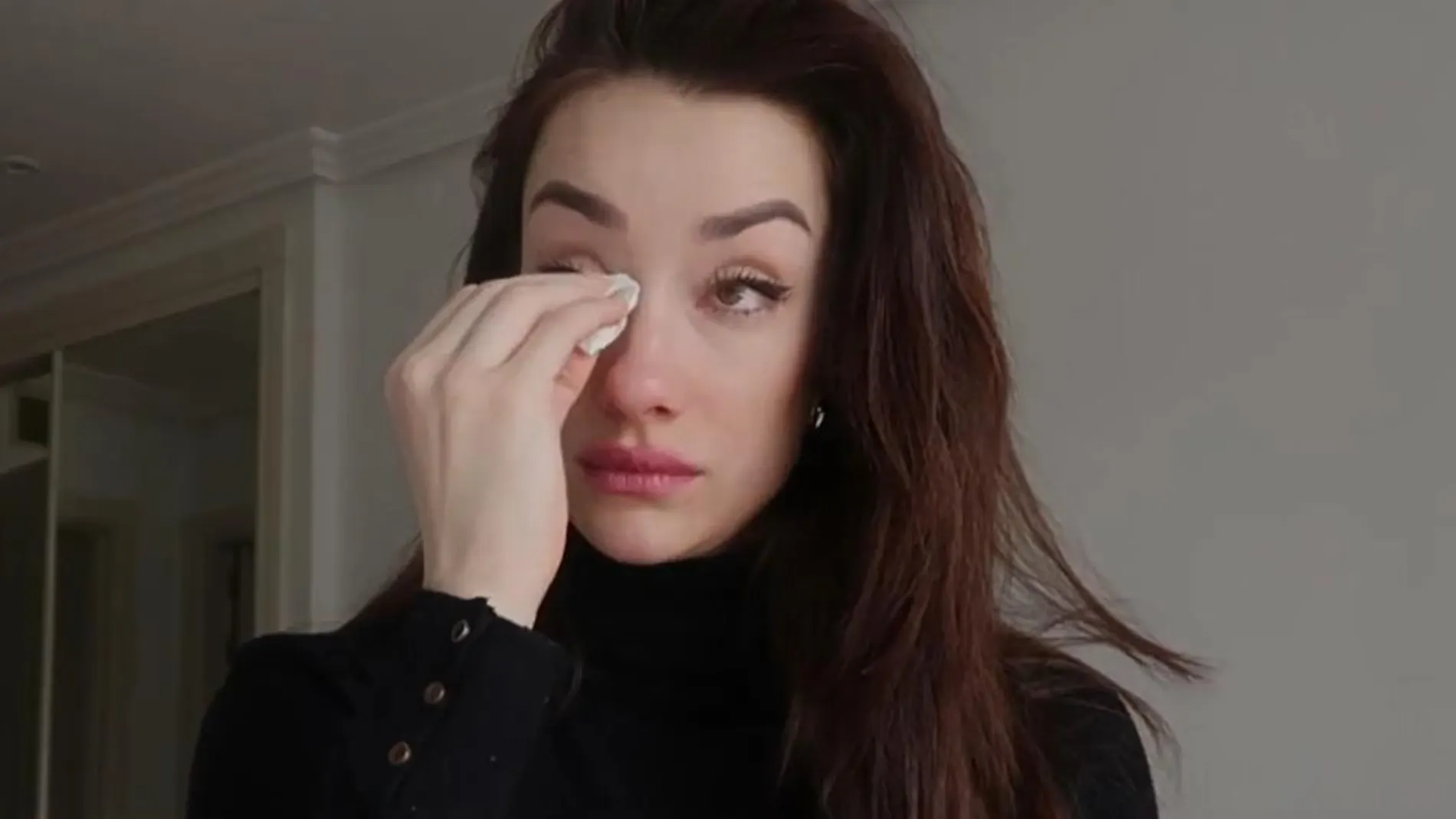 Adara Molinero en su canal '¡Madre mía!'