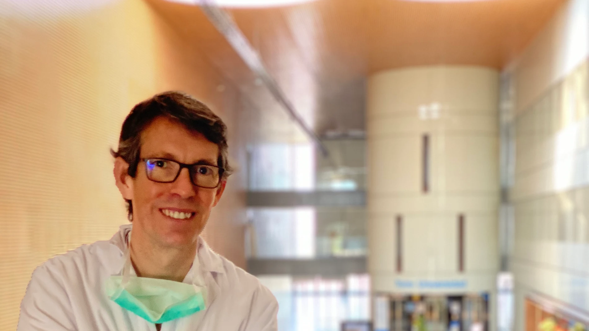 Dr. Juan Rey, director médico y jefe del Servicio de Cirugía Oral y Maxilofacial del Hospital Universitario Rey Juan Carlos de Móstoles
